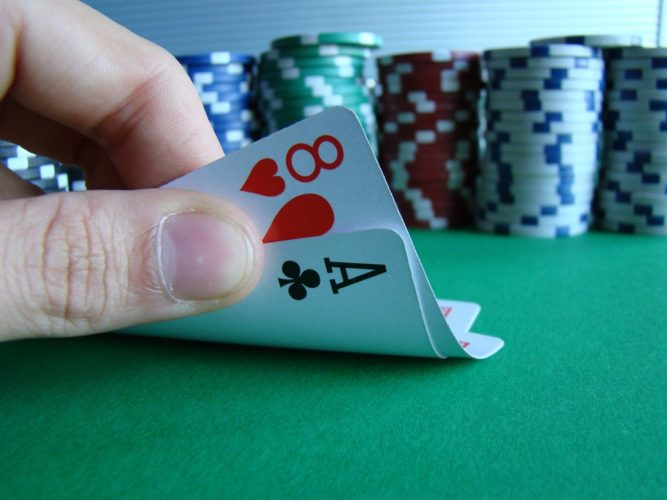 Different ways of playing poker