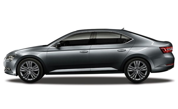 Skoda Superb: A first look at the upcoming facelift.