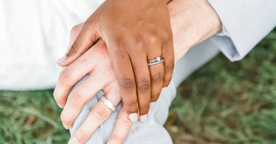 7 Expert tips to pick the most beautiful engagement ring for your partner