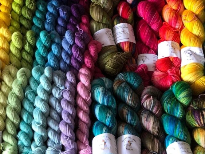 Do yarn stores offer gift cards?