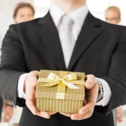 Top 5 ways to plan corporate gifting for your staff