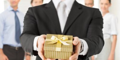 Top 5 ways to plan corporate gifting for your staff