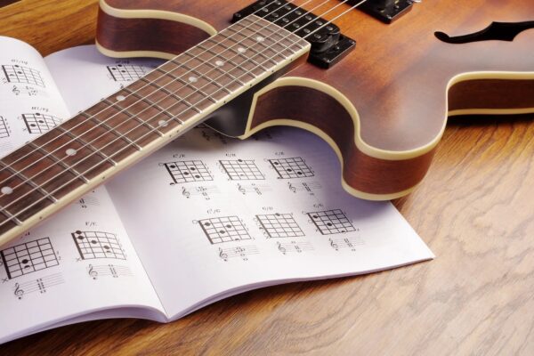 Mastering the Magic of Chords: Online Lessons Unlock Major and Minor Mysteries