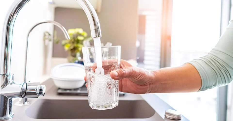 Top Benefits of Using a Water Filter at Home